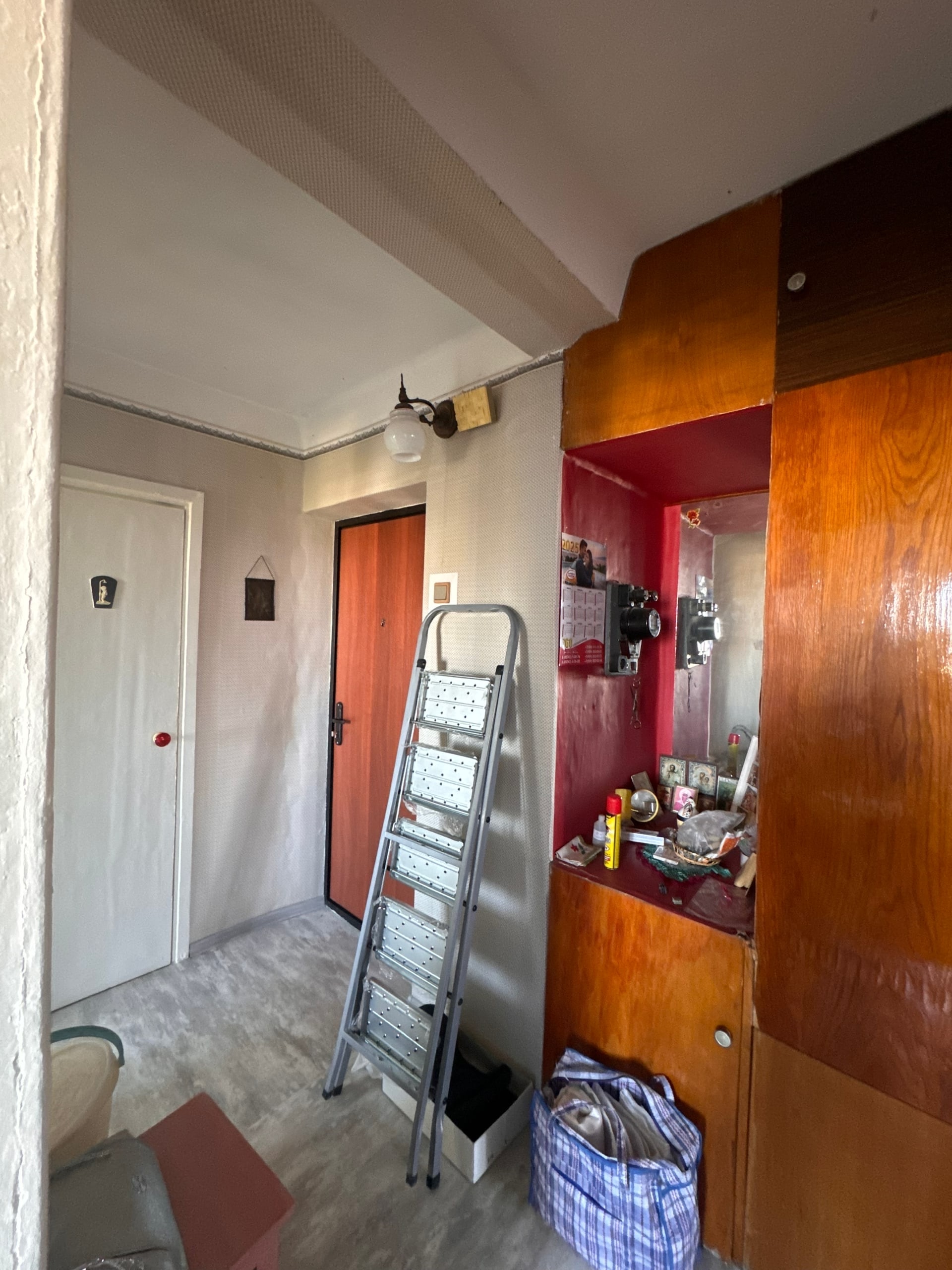🏠 Продажа 2-комнатной квартиры, район «Спорттовары» Продаётся уютная 2-комнатная квартира на 9 этаже 9-этажного дома. 📍 Удобное расположение: рядом остановка, школа, детские сады, магазины. ✨ В подъезде запланирована установка лифта. Квартира жилая и аккуратная: • новые входные двери; • пластиковые окна в обе...