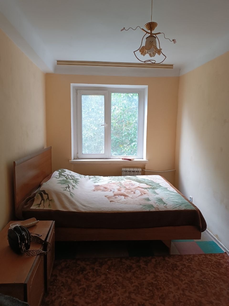 Сдам 3к квартиру на востоке, Солнечный, 4/5эт дома. После косметик ремонта, с новым остеклением, есть все необходимое, 4 спальных места. Оплата от 6 мес-30000р/мес, до 6 мес-35000р/мес.+79595203676 Долгосрочная аренда!...
