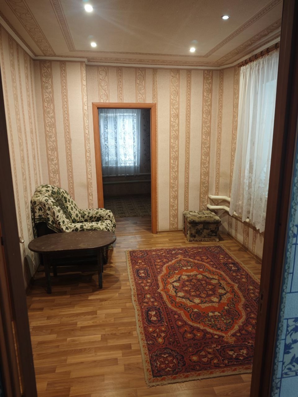 Алчевск 🏡 Продам❗️❗️❗️ одноэтажный дом 📍 Адрес: район старого ДЕПО 📐 Характеристики дома: ✔ Общая площадь: 53,5 кв. м ✔ Планировка: прихожая, кухня, гостиная, спальня, зал ✔ Крыша: шифер (не течет) ✅ ✔ Окна: металлопластиковые 🪟 ✔ Санузел: в доме, отделан кафелем 🚽✨ 🔥 Коммуникации: ✔ Отопление: одноконтурный ...